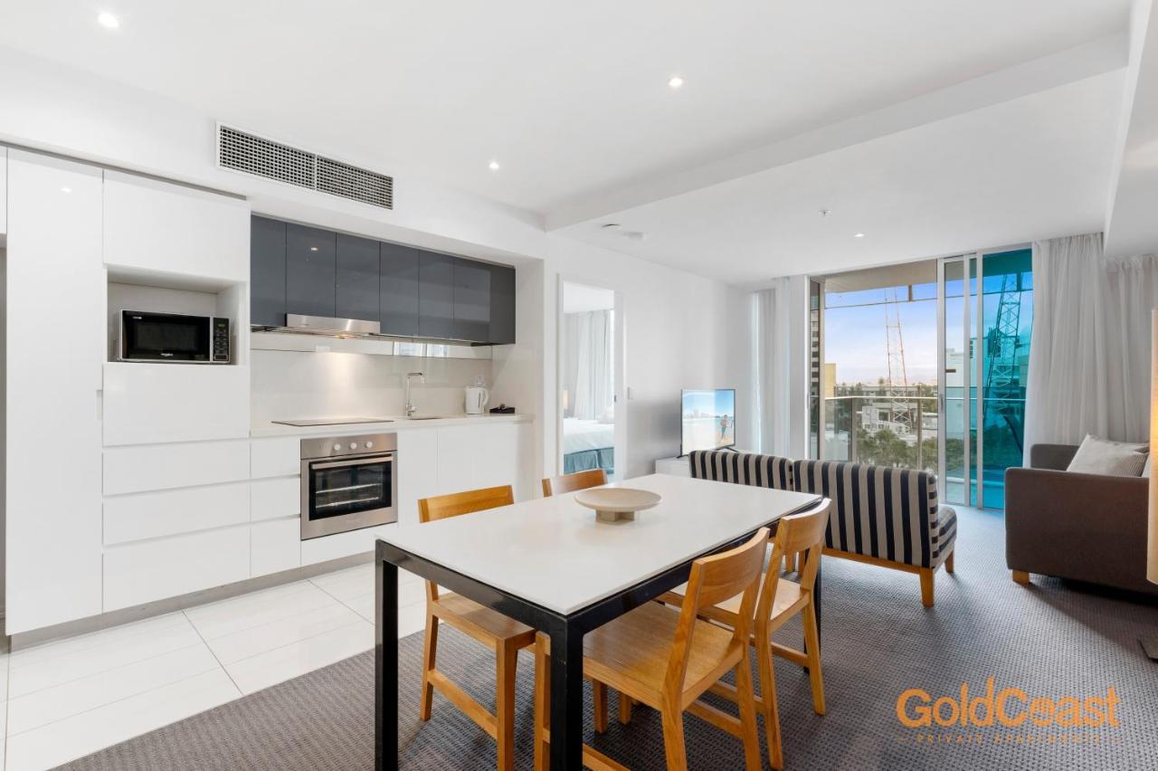 Gold Coast Private Apartments - H Residences, Surfers Paradise Room photo